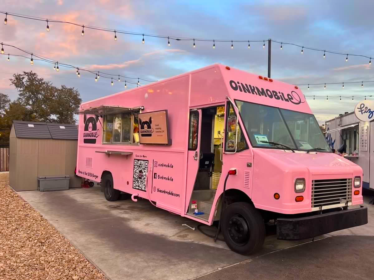 Oinkmobile. Branding for mobile burger from Texas